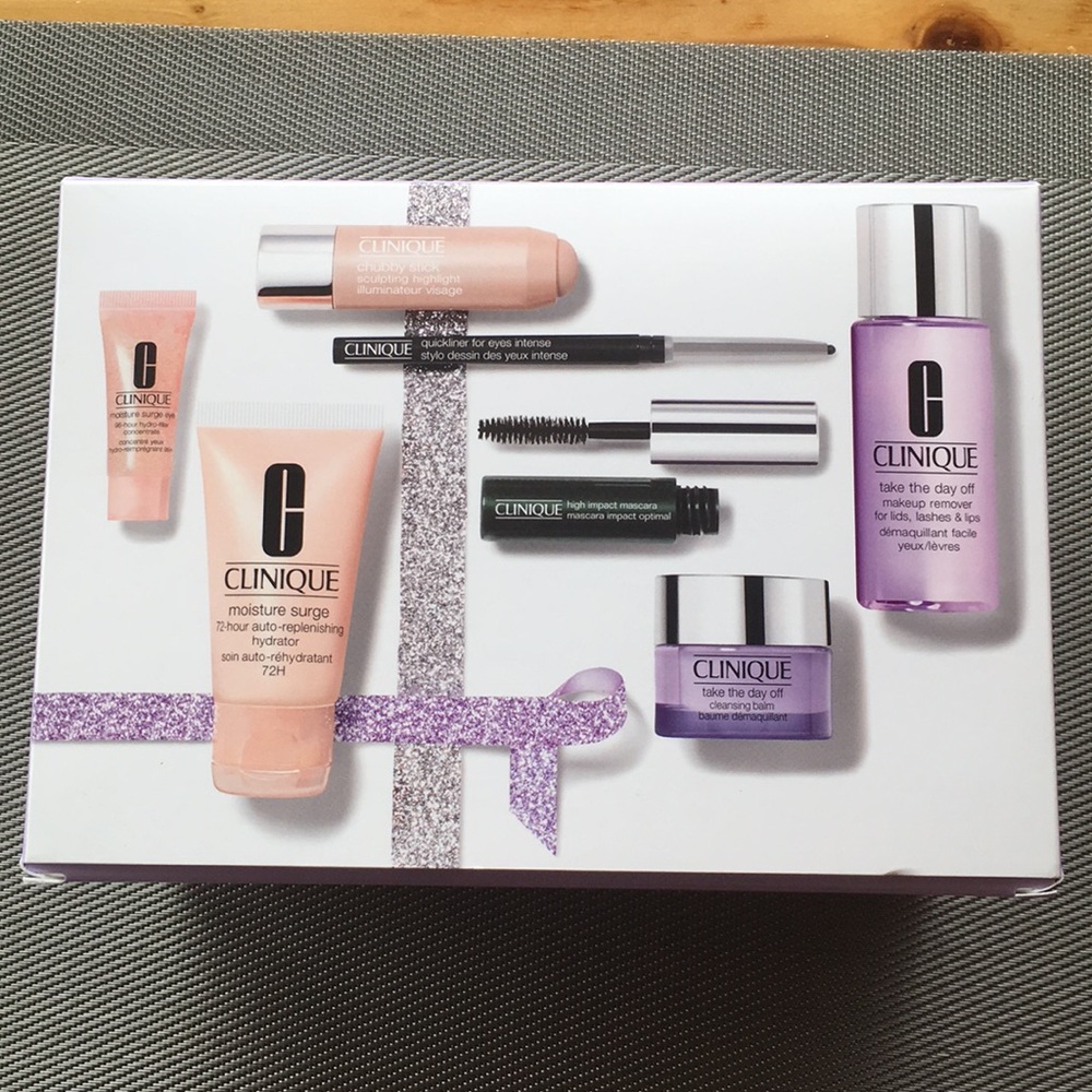 NWOT - Clinique Gift Set